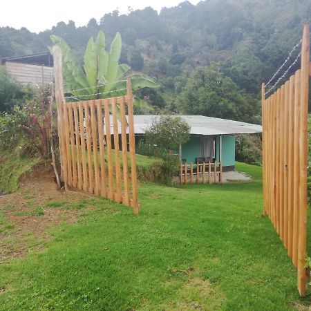 Casa #6 Cabinas San Gerardo Villa Сан Хосе Екстериор снимка